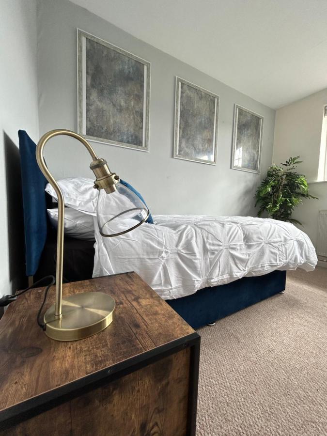 קאסל דונינגטון 4-Bedroom Home Near Ema, Sleeps 6 מראה חיצוני תמונה