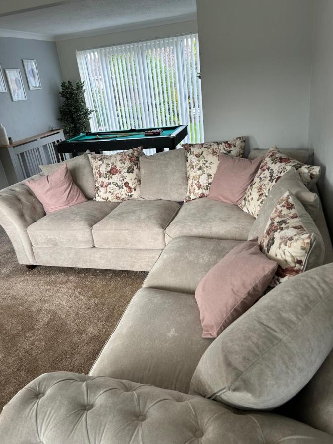 קאסל דונינגטון 4-Bedroom Home Near Ema, Sleeps 6 מראה חיצוני תמונה