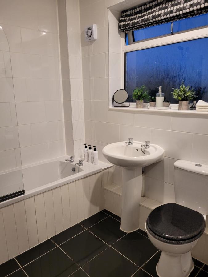 קאסל דונינגטון 4-Bedroom Home Near Ema, Sleeps 6 מראה חיצוני תמונה